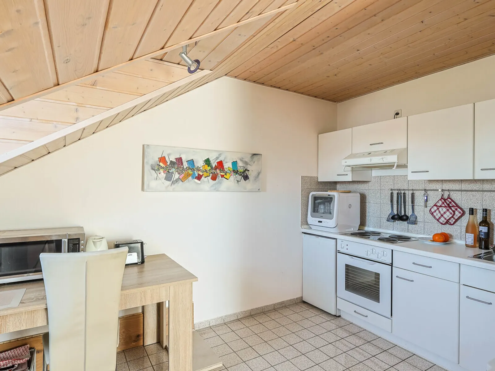 Helle 2-Zimmer Dachgeschoss Wohnung in Ingolstadt Süd - Bild 6