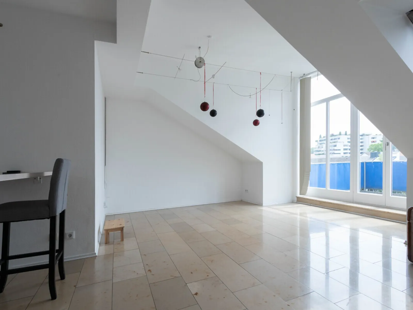 4-Zimmer-Dachgeschosswohnung mit Balkon - Bild 2