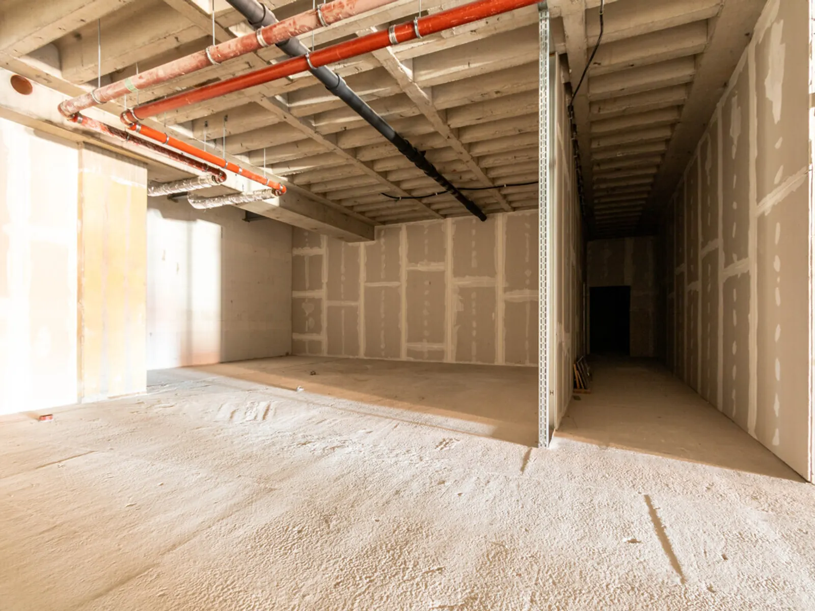 Dachgeschoss-Lager mit viel Platz – 500 m² in Top-Lage - Bild 5
