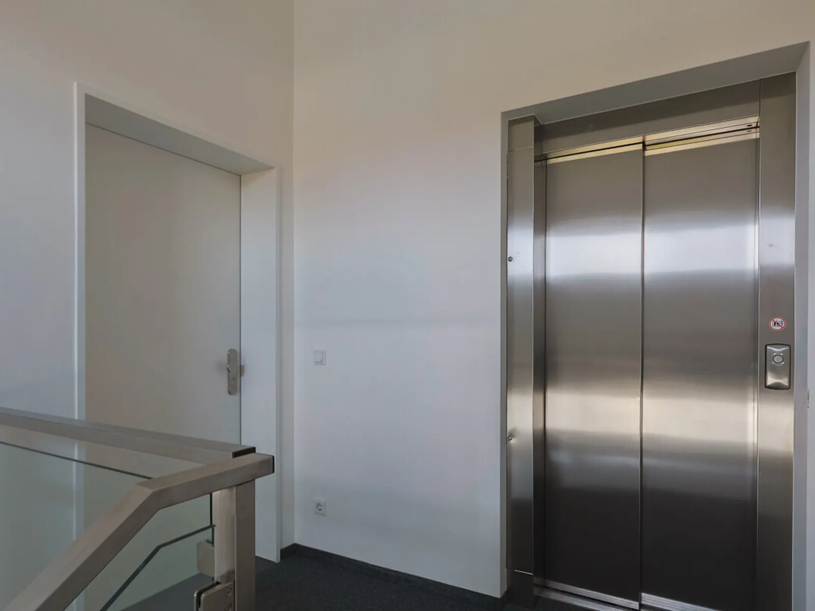 Hochwertige Penthouse-Wohnung mit weitläufiger Dachterrasse in Ingolstadt-Hollerstauden! - Bild 14
