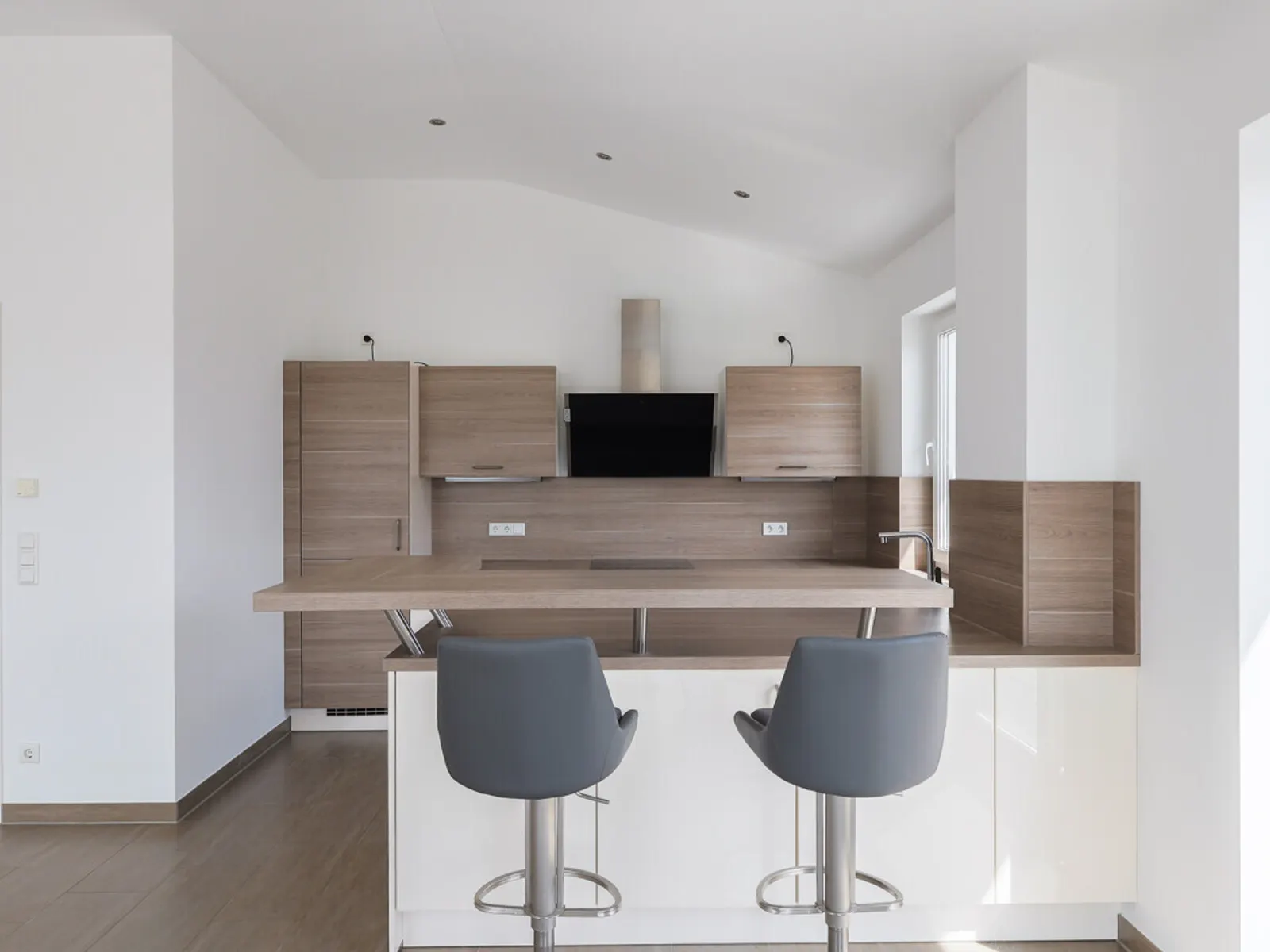 Hochwertige Penthouse-Wohnung mit weitläufiger Dachterrasse in Ingolstadt-Hollerstauden! - Bild 9