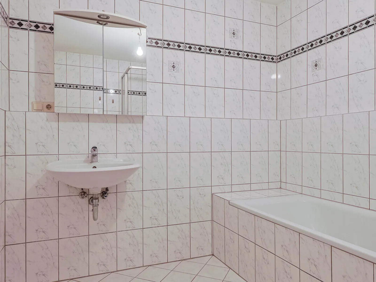 Lichtdurchflutete 3-Zimmer-Wohnung mit ausgebautem Dachboden - Bild 10