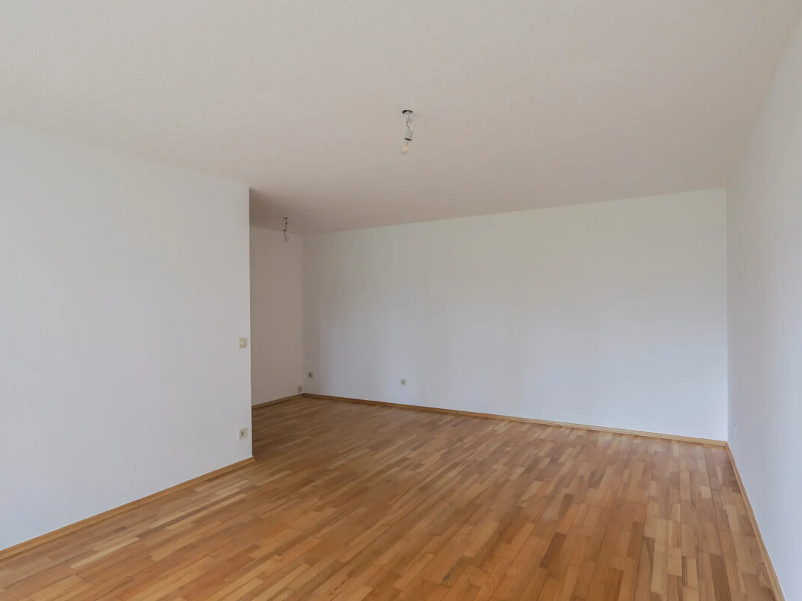 Wohnen mit Urlaubsflair: 3-Zimmer-Wohnung in Ingolstadt mit Gemeinschaftspool - Bild 4