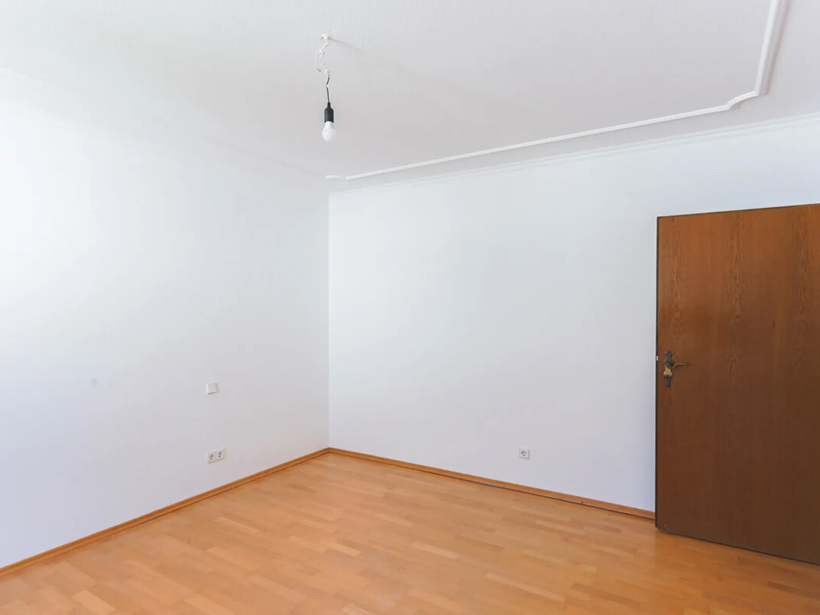 Großzügige, helle Wohnung im Grünen! - Bild 8