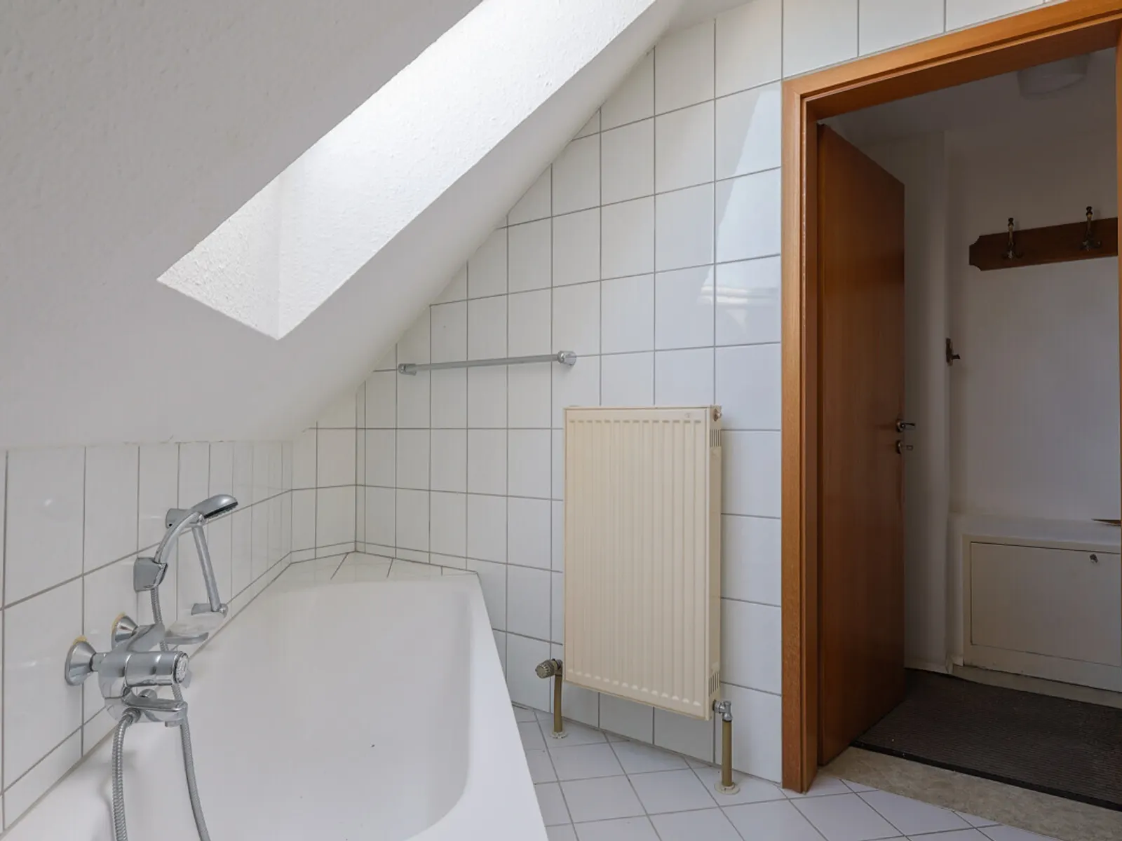 Erbbaurecht - Gemütliche 2-Zimmer-Eigentumswohnung mit TG-Stellplatz in Ingolstadt-Süd! - Bild 6