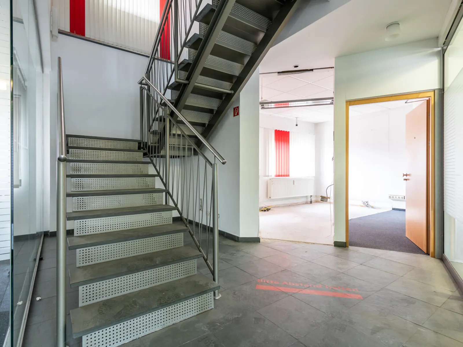 Ladenfläche mit Büroeinheit in frequentierter Lage unweit der Innenstadt - Bild 9