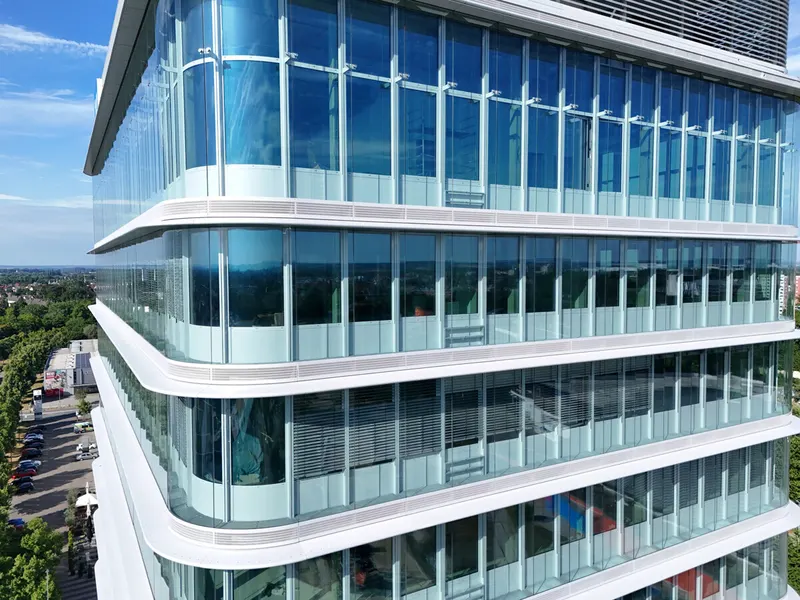 Hoch hinaus: Bürofläche im obersten Stockwerk des Donau Towers