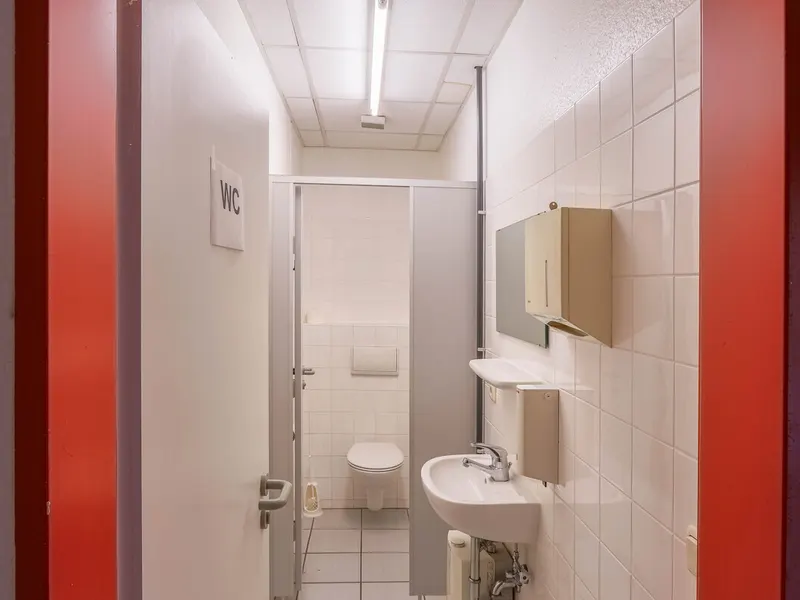 Spannendes Investment: (Teil-)vermietetes Gewerbeobjekt in frequentierter Lage von Manching!