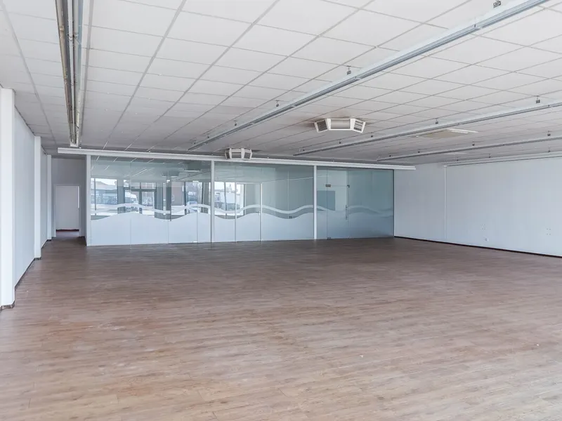 Spannendes Investment: (Teil-)vermietetes Gewerbeobjekt in frequentierter Lage von Manching!