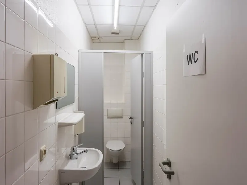 Spannendes Investment: (Teil-)vermietetes Gewerbeobjekt in frequentierter Lage von Manching!