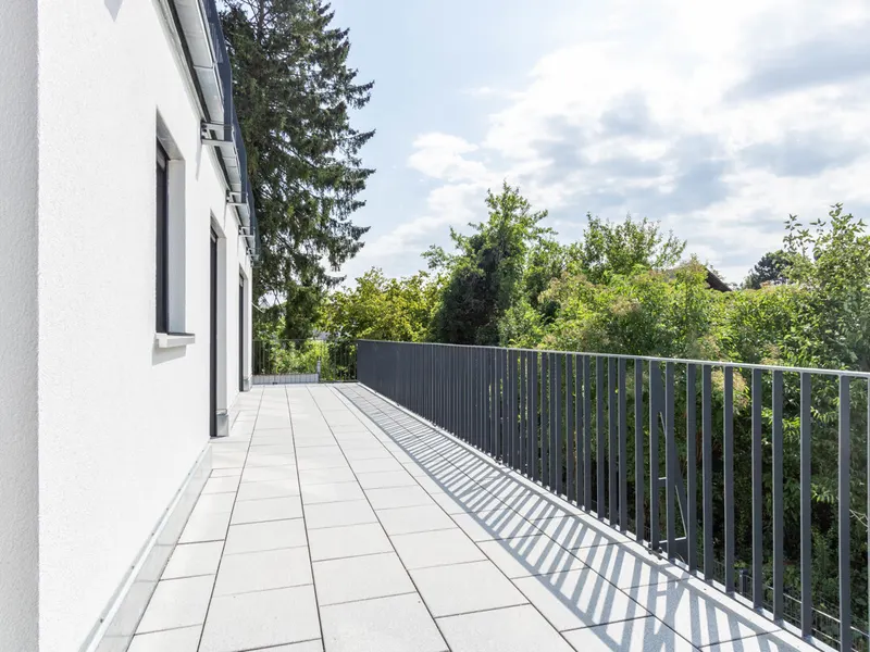 Sofort bezugsfreier Neubau: 3-Zimmer-Wohnung mit XXL-Balkon