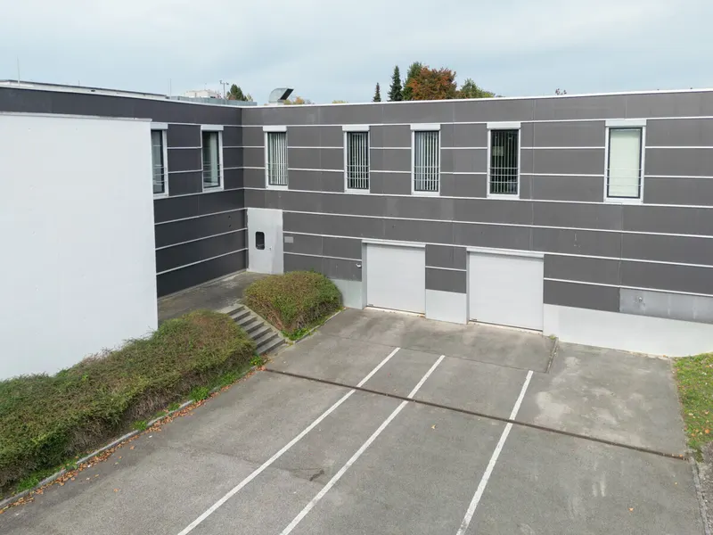 Repräsentatives Geschäftshaus - Bürogebäude mit Werkstatt