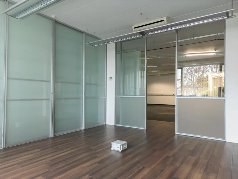 Repräsentatives Geschäftshaus - Bürogebäude mit Werkstatt