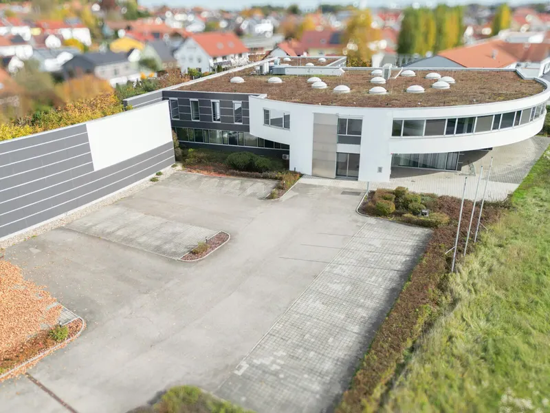 Repräsentatives Geschäftshaus - Bürogebäude mit Werkstatt