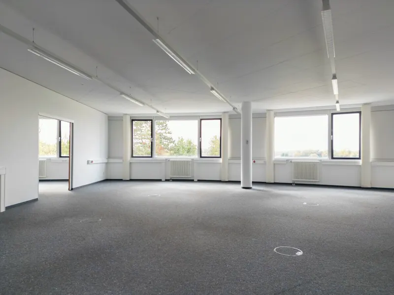 Repräsentatives Geschäftshaus - Bürogebäude mit Werkstatt