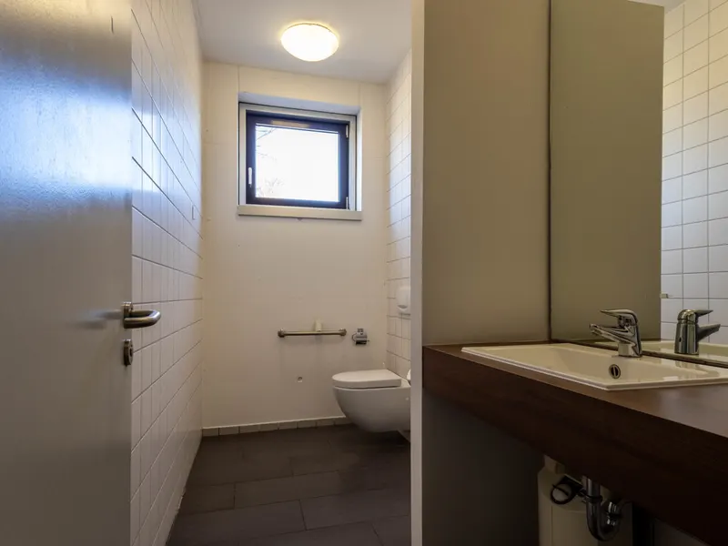 Repräsentatives Geschäftshaus - Bürogebäude mit Werkstatt