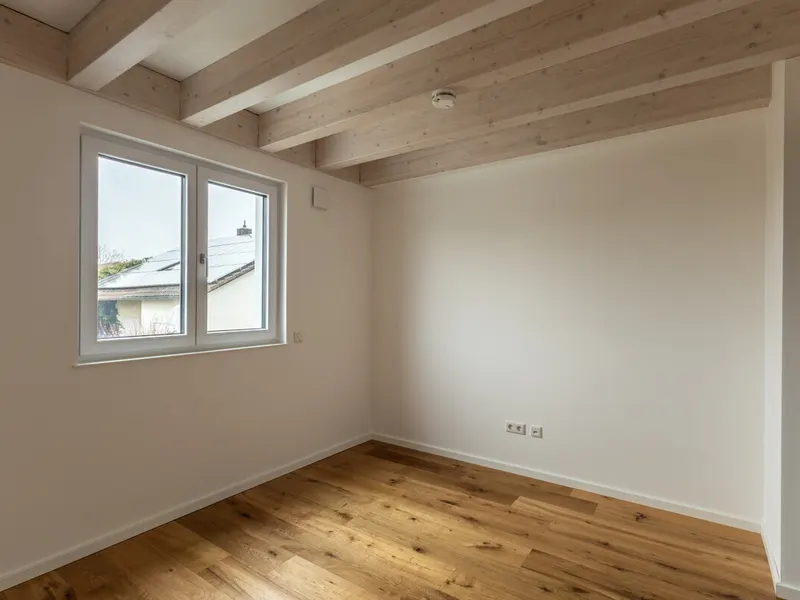 Hochwertige Neubauwohnung mit großer Terrasse im 1. Obergeschoss mit Aufzug!