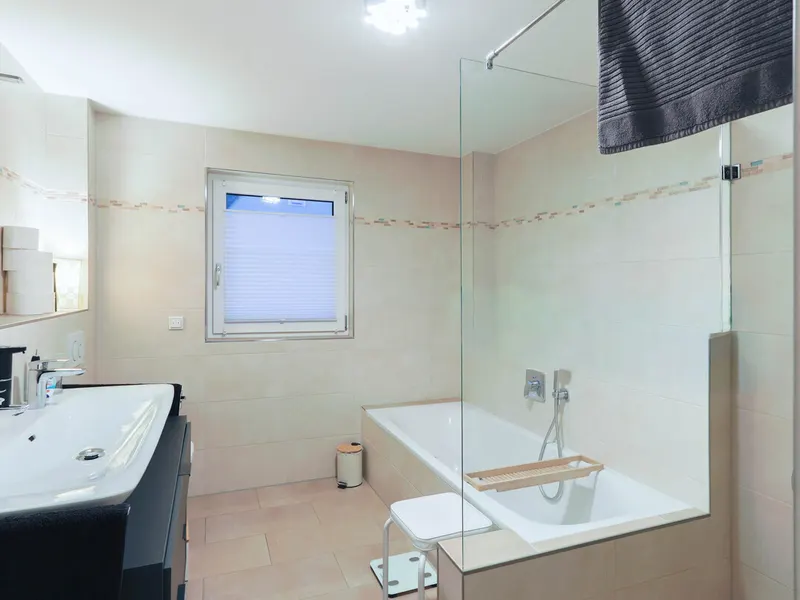 Neuwertige, gut durchdachte DHH