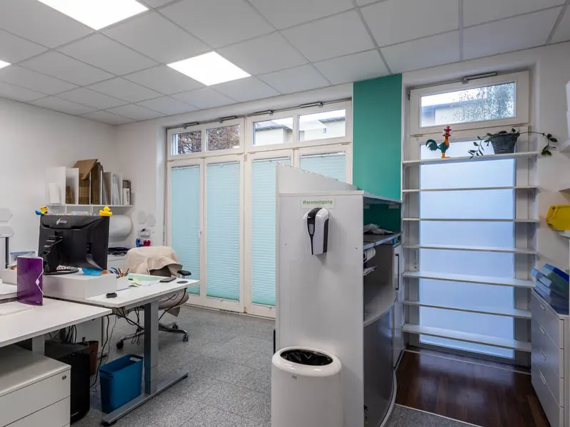 Rarität in der Innenstadt: Erdgeschossfläche mit Garten und Tiefgaragenstellplätzen