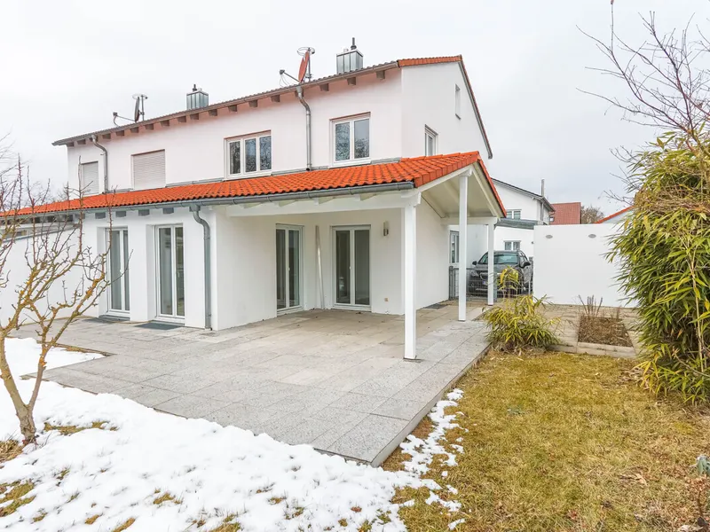 Gepflegte Doppelhaushälfte mit großem Garten in Mailing