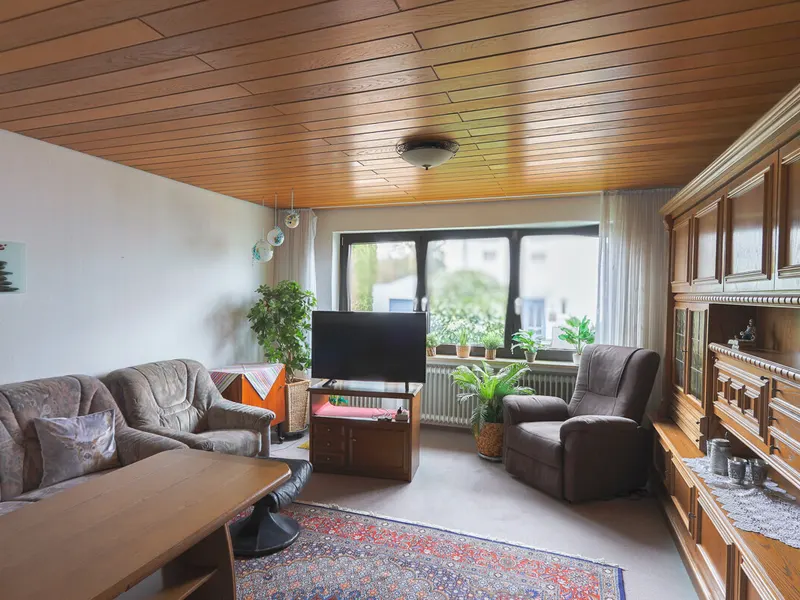 Familienfreundliches Eigenheim mit schönem Garten in ruhiger Lage von Zuchering!