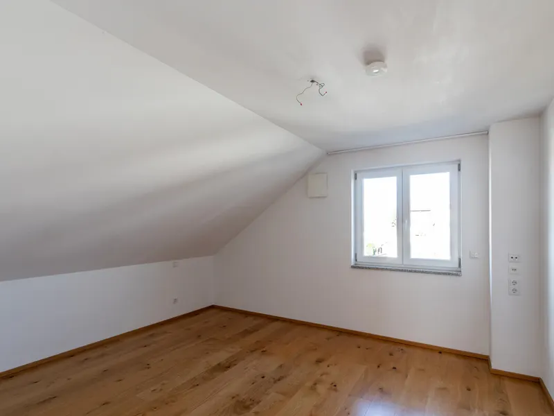 Hochwertige 2-Zimmer-Dachgeschosswohnung in Ingolstadt Nord-Ost