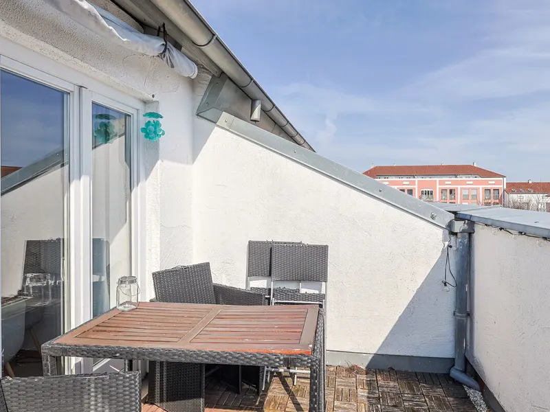 Lichtdurchflutete 2,5-Zimmer mit zwei Balkonen