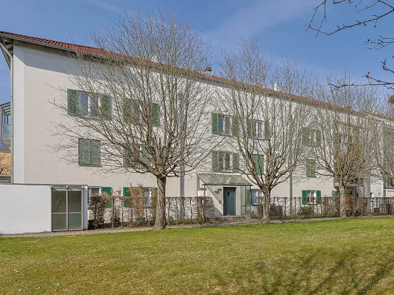 Lichtdurchflutete 2,5-Zimmer mit zwei Balkonen