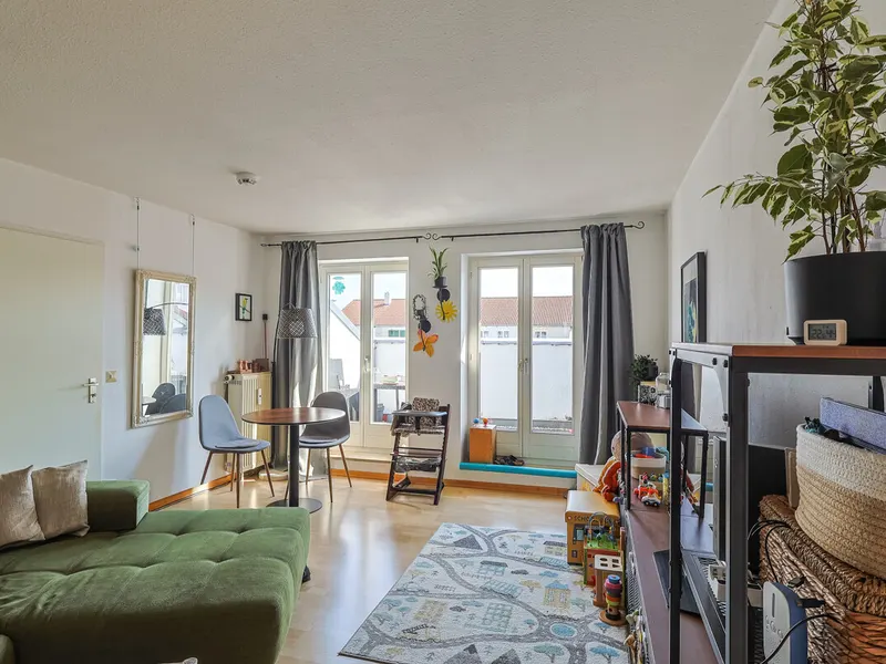 Lichtdurchflutete 2,5-Zimmer mit zwei Balkonen