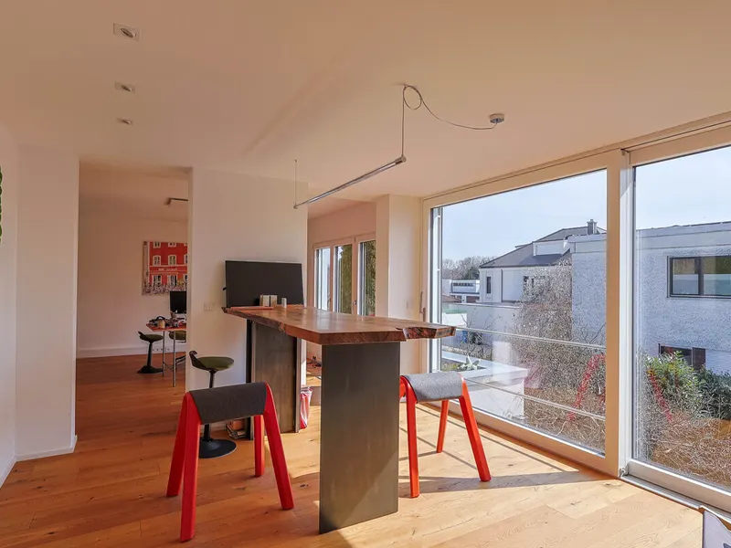 Modernes Einfamilienhaus mit integrierter Büroetage