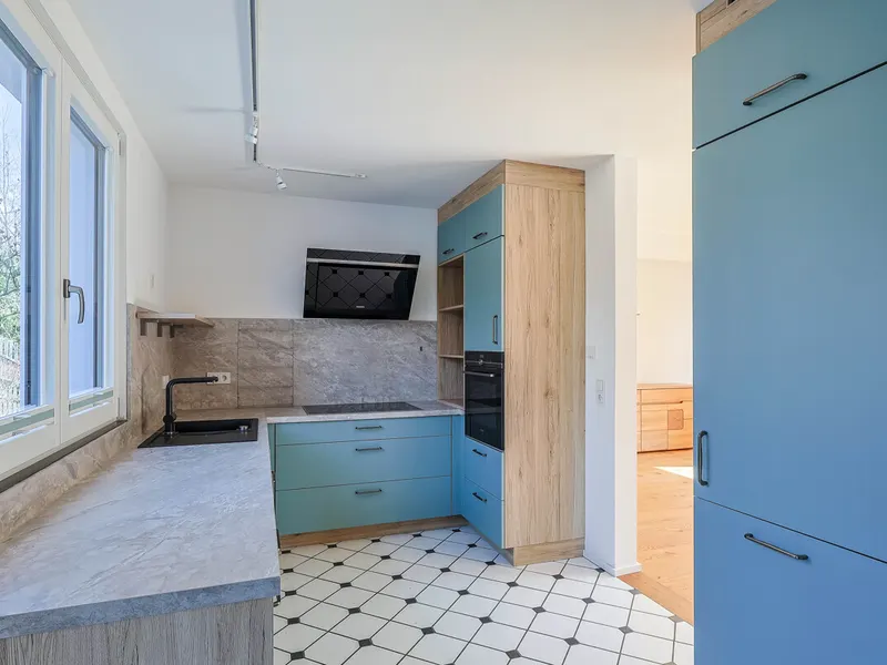 Modernes Einfamilienhaus mit integrierter Büroetage