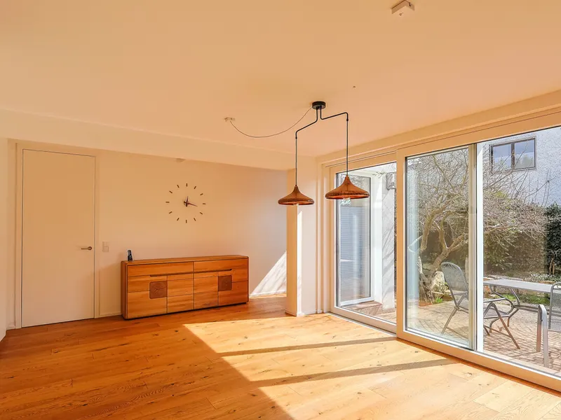 Modernes Einfamilienhaus mit integrierter Büroetage