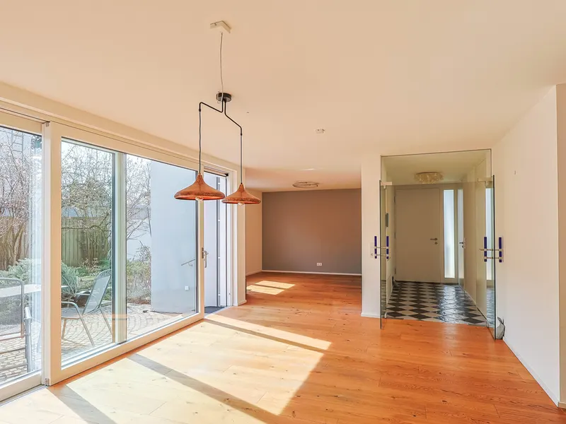 Modernes Einfamilienhaus mit integrierter Büroetage