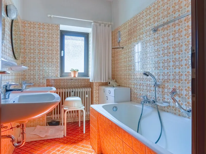 Dreifamilienhaus mit Hinterliegergrundstück in Ingolstadt-Süd