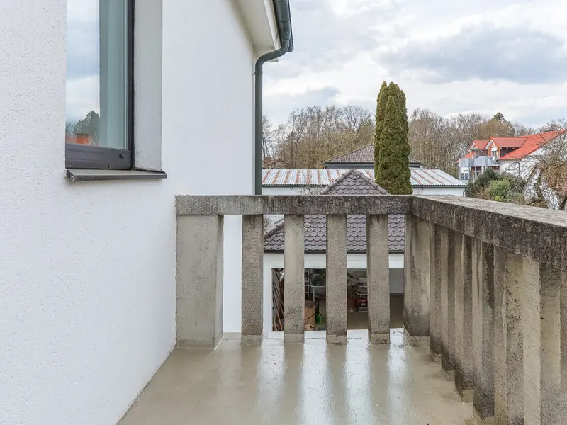 Dreifamilienhaus mit Hinterliegergrundstück in Ingolstadt-Süd