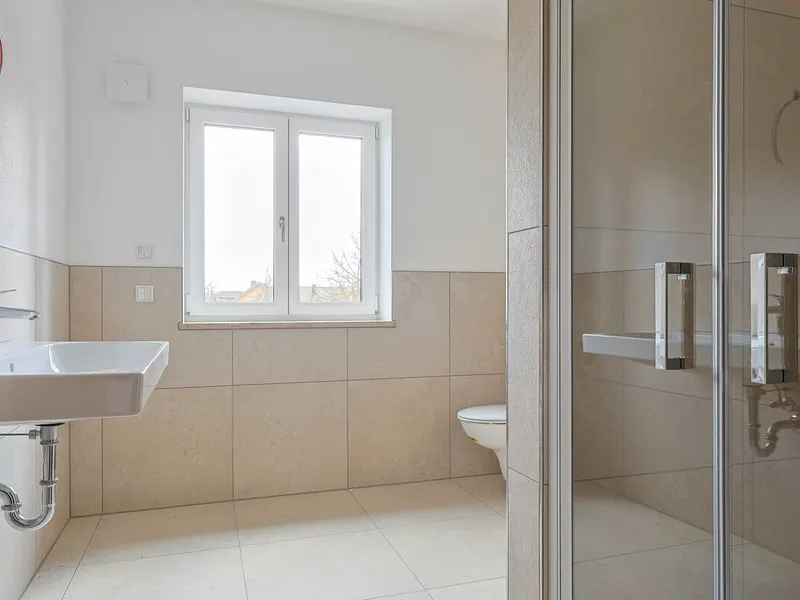 Stilvoller Neubau-Erstbezug mit 3 Zimmern und Balkon