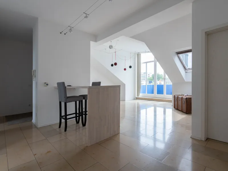 4-Zimmer-Dachgeschosswohnung mit Balkon