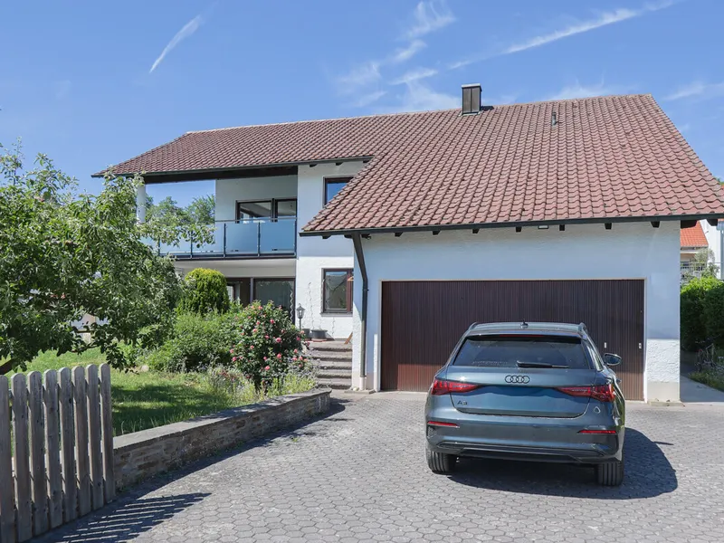 Großzügige, helle Wohnung im Grünen!