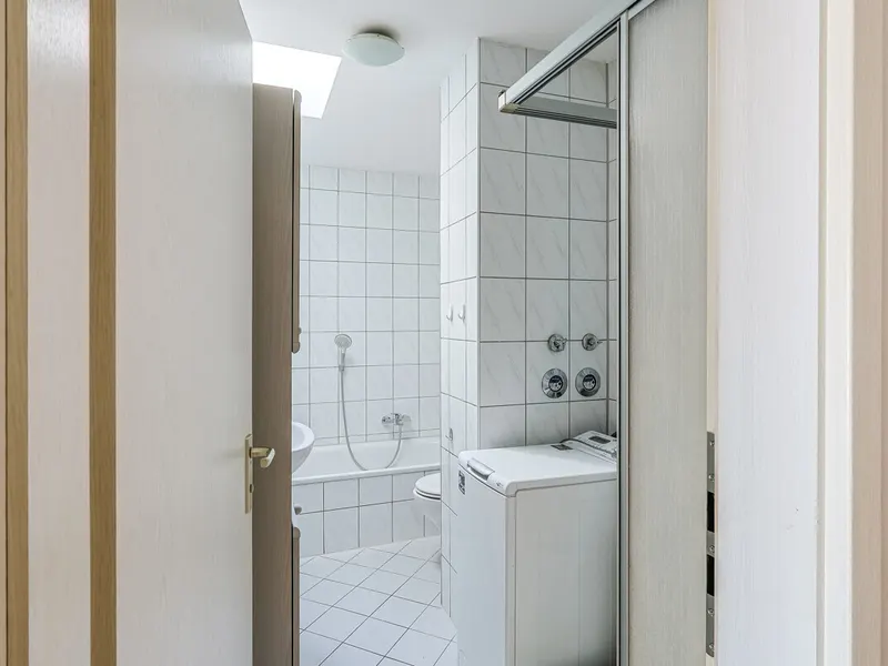 Zweifacher Balkon, viel Licht, viel Platz: Attraktive 3-Zimmer-Dachgeschosswohnung