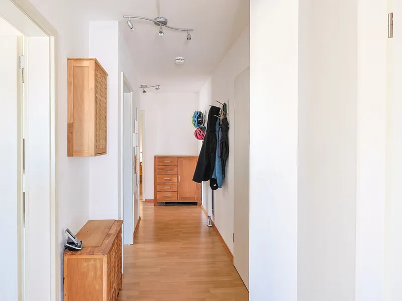 Zweifacher Balkon, viel Licht, viel Platz: Attraktive 3-Zimmer-Dachgeschosswohnung