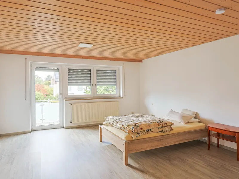 Viel Platz zum Wohlfühlen: Großzügiges Reiheneckhaus mit Garten und Doppelgarage