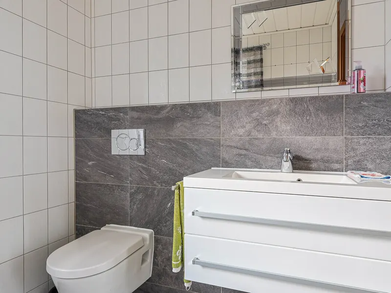 Viel Platz zum Wohlfühlen: Großzügiges Reiheneckhaus mit Garten und Doppelgarage