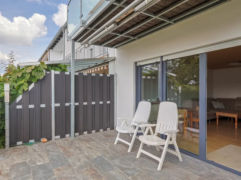 Viel Platz zum Wohlfühlen: Großzügiges Reiheneckhaus mit Garten und Doppelgarage