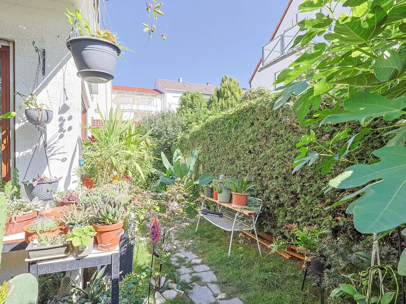 Erbbaurecht! Vermietete 2-Zimmer-Wohnung in Ingolstadt Süd mit umlaufendem Garten!