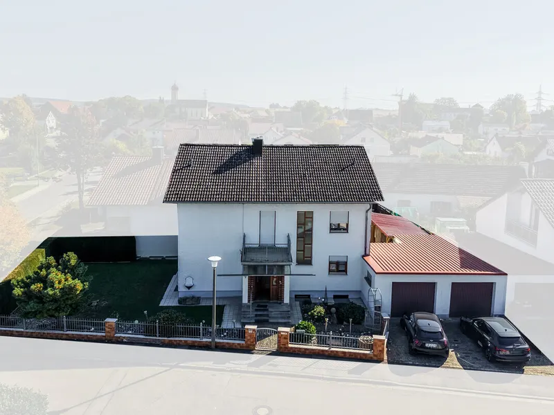 Großzügiges Wohnhaus mit großem Grundstück und viel Potenzial in Hofstetten