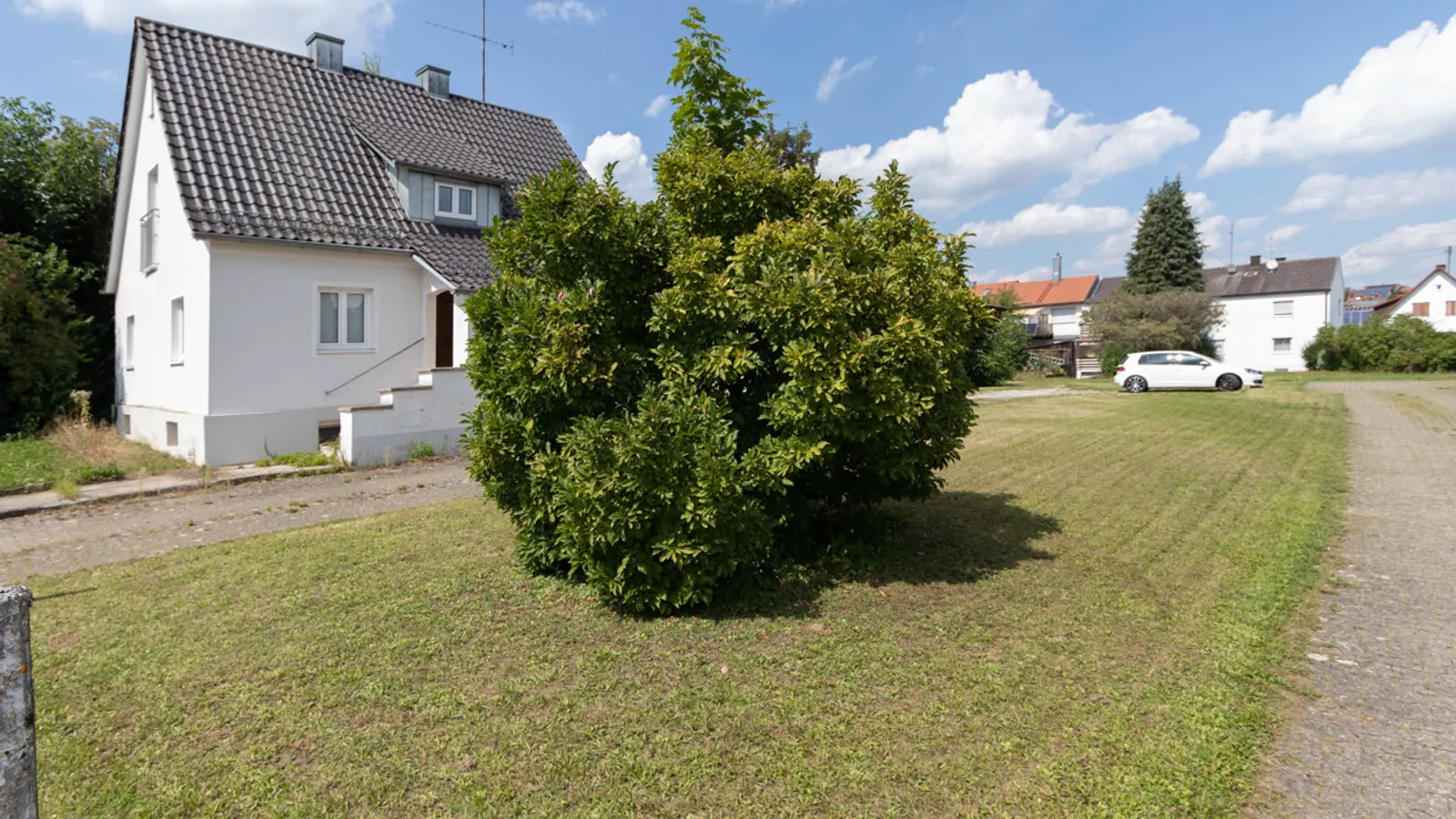 Bauplatz für bis zu vier Reihenhäuser - derzeit Grundstück mit Altbestand - Bild 3