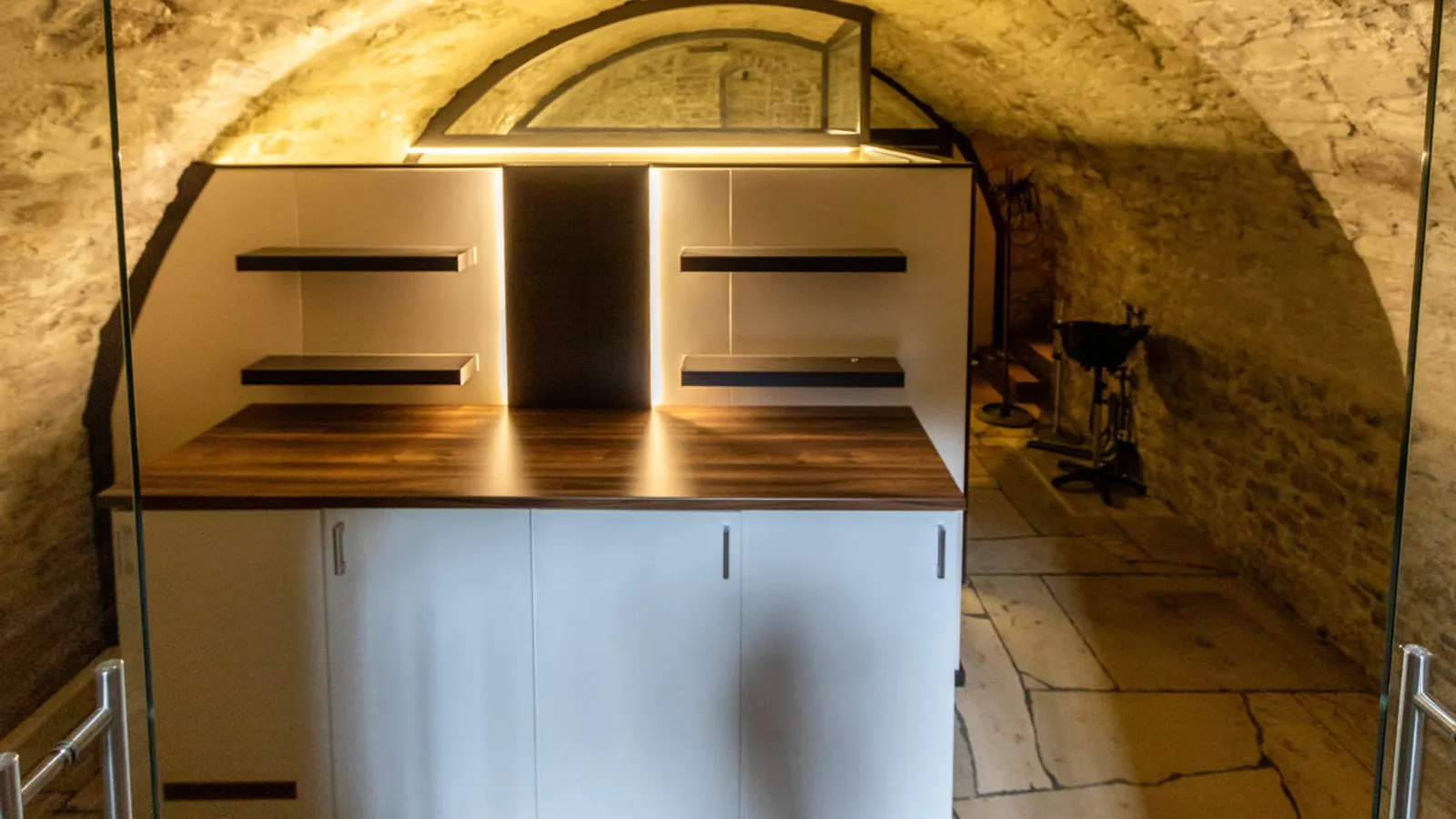 Ladenfläche mit Gewölbekeller - Bild 2