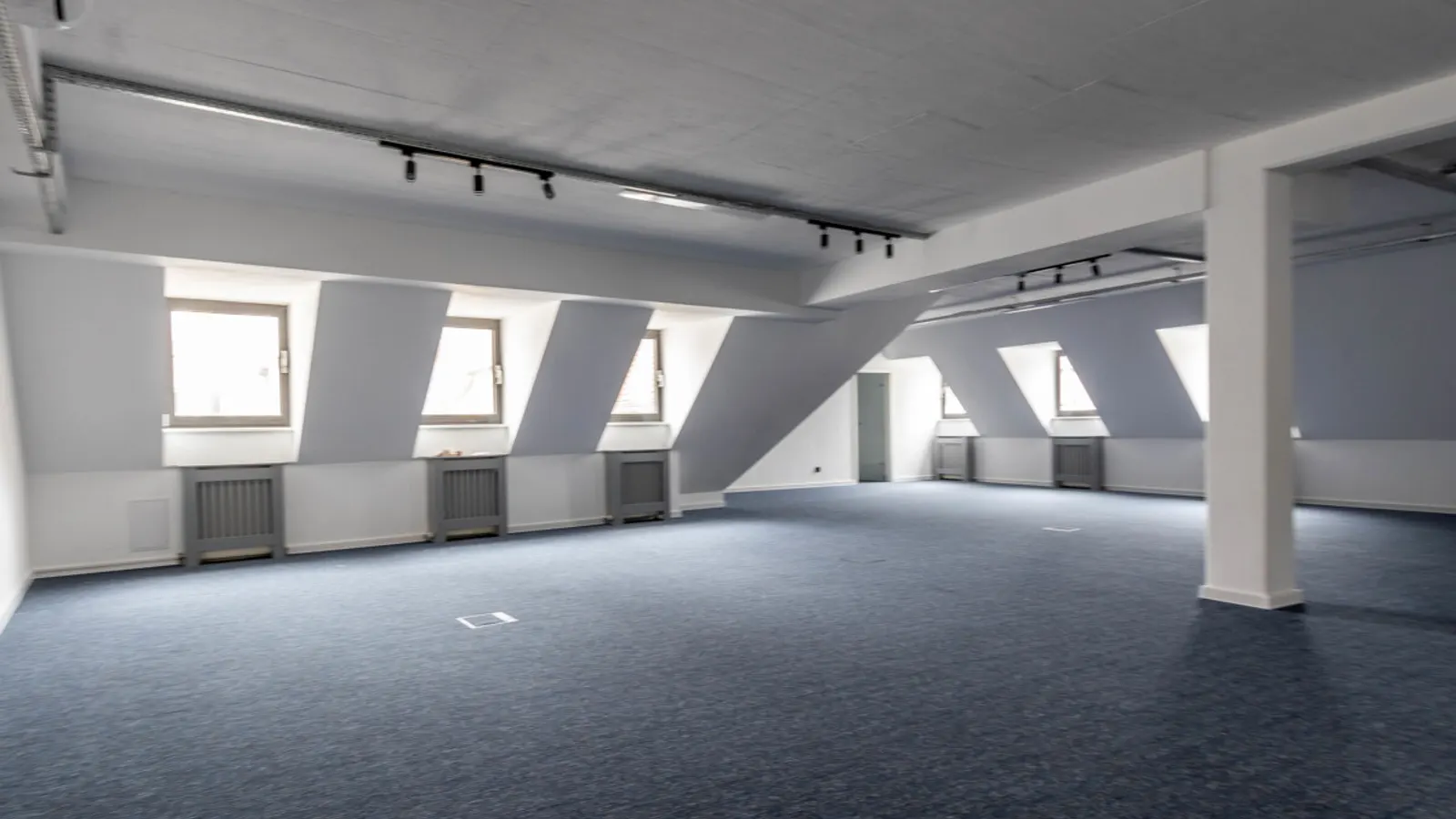 Attraktive Bürofläche mit Aufzug in der Innenstadt - Bild 2