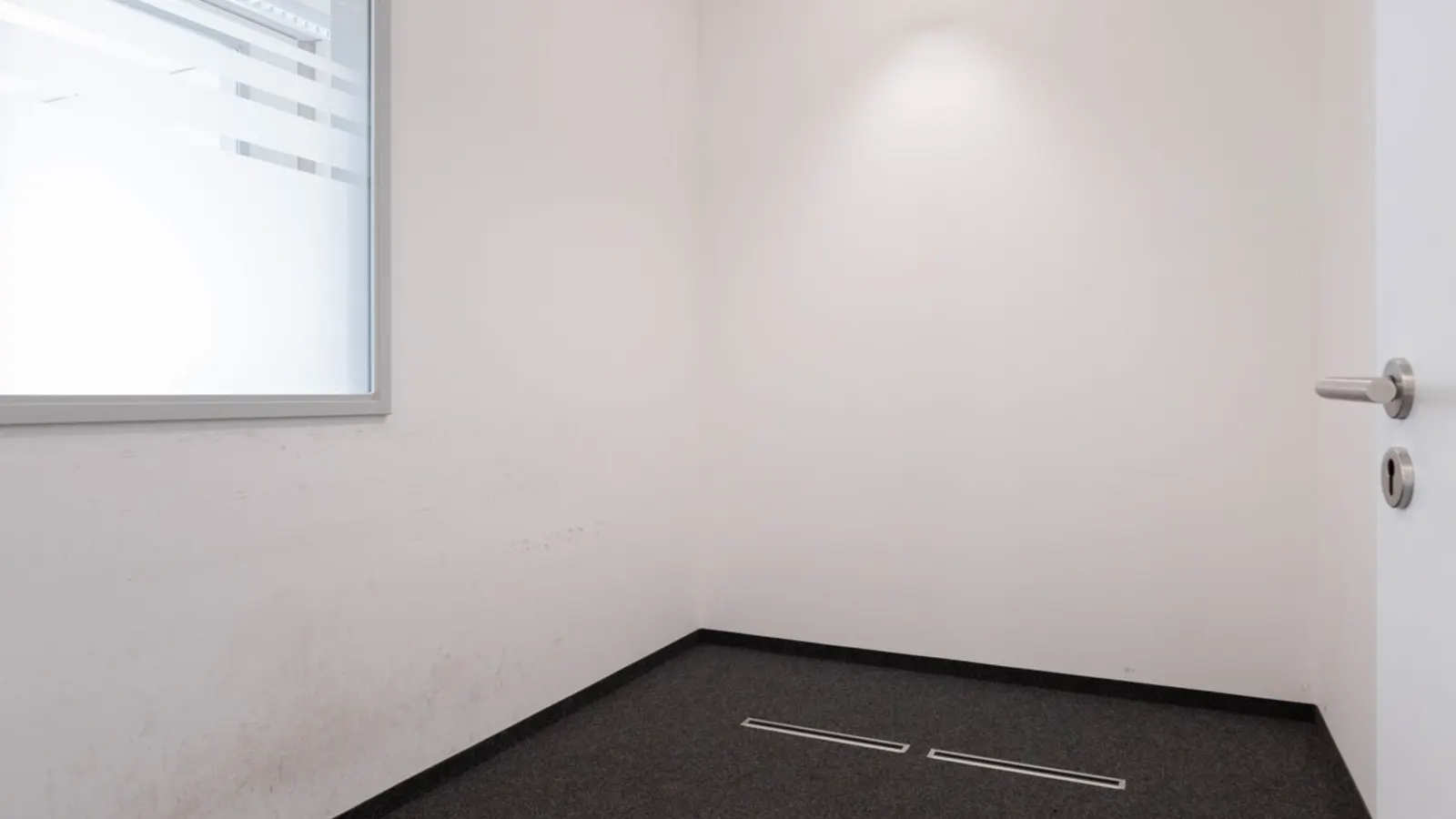 Große Bürofläche in modernem Geschäftsgebäude - Bild 10