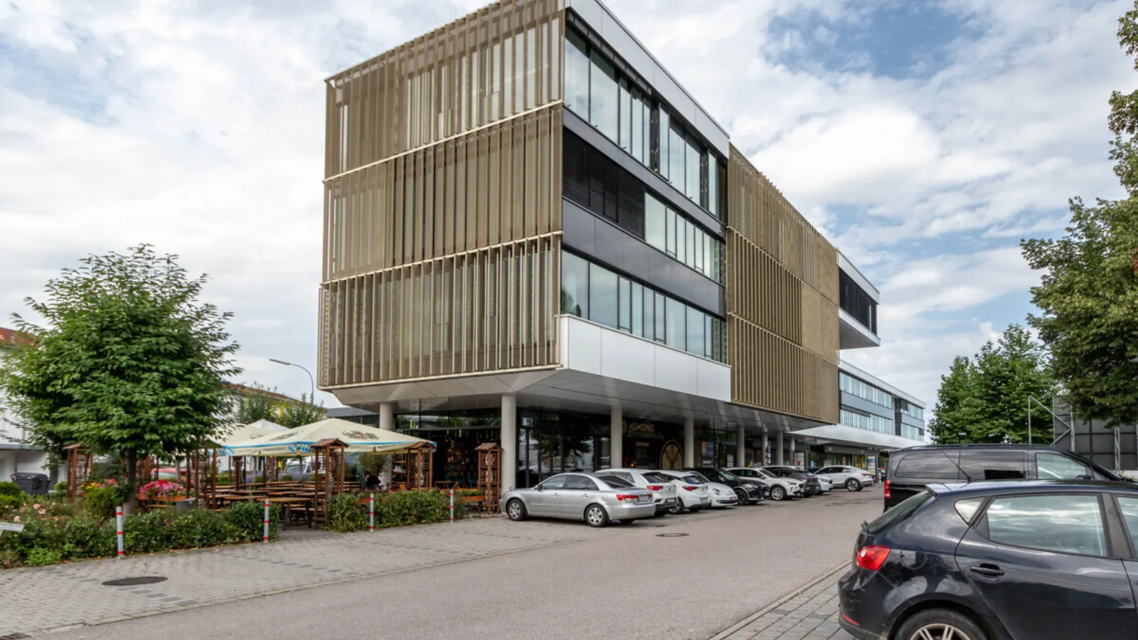 Große Bürofläche in modernem Geschäftsgebäude - Bild 2